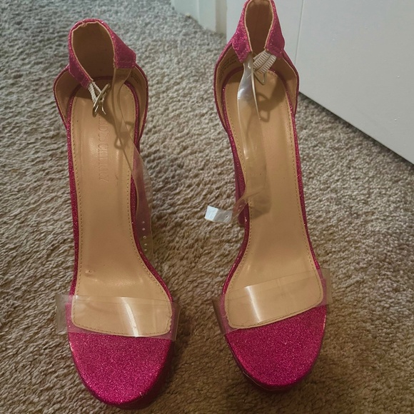 Pink Heels - Picture 1 of 4